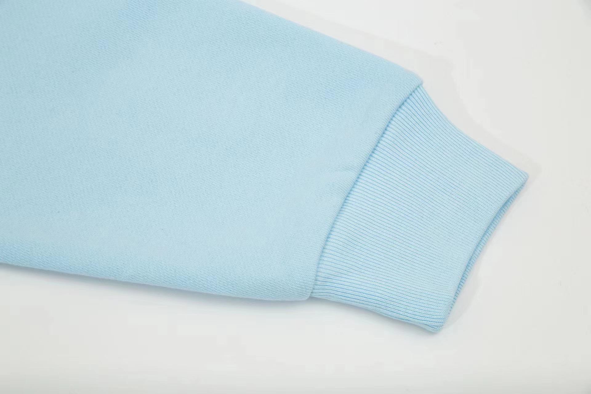 【GUCCI  公式旗艦店】 グッチ 丸首の衛衣 スウェットご好評に付き再入荷！