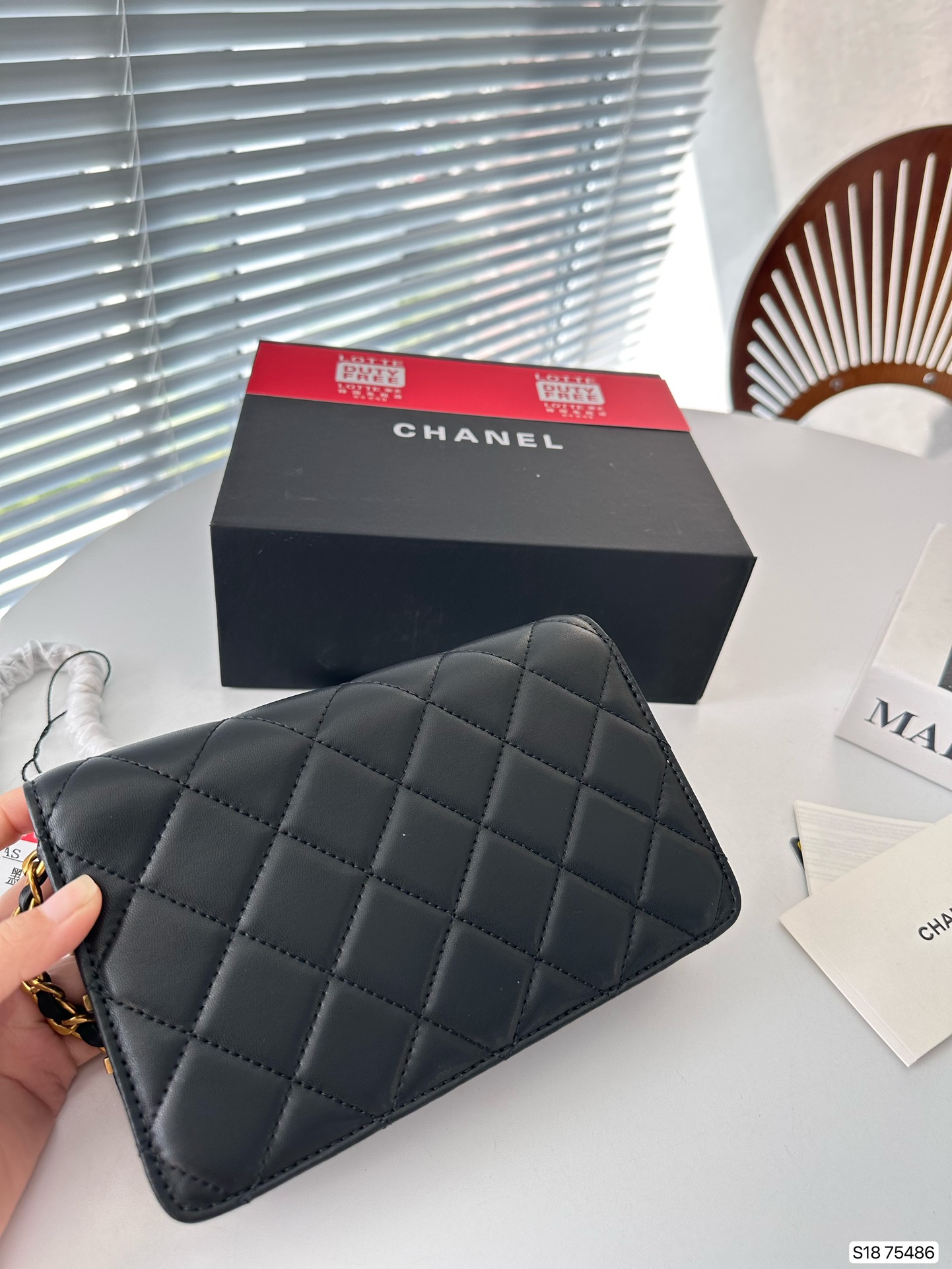 【CHANEL 公式旗艦店】シャネル   ショルダーバッグ  当日出荷 好評に付き再入荷！20*12CM