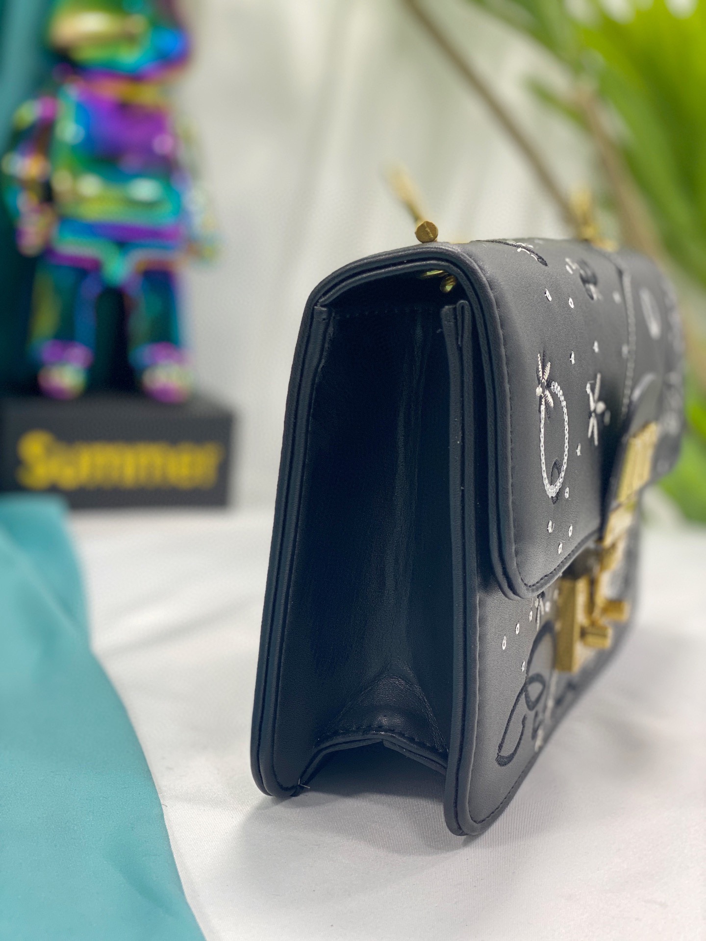 【DIOR  公式 旗艦店】ディオール   ショルダーバッグ 当日出荷 好評に付き再入荷！24*16CM