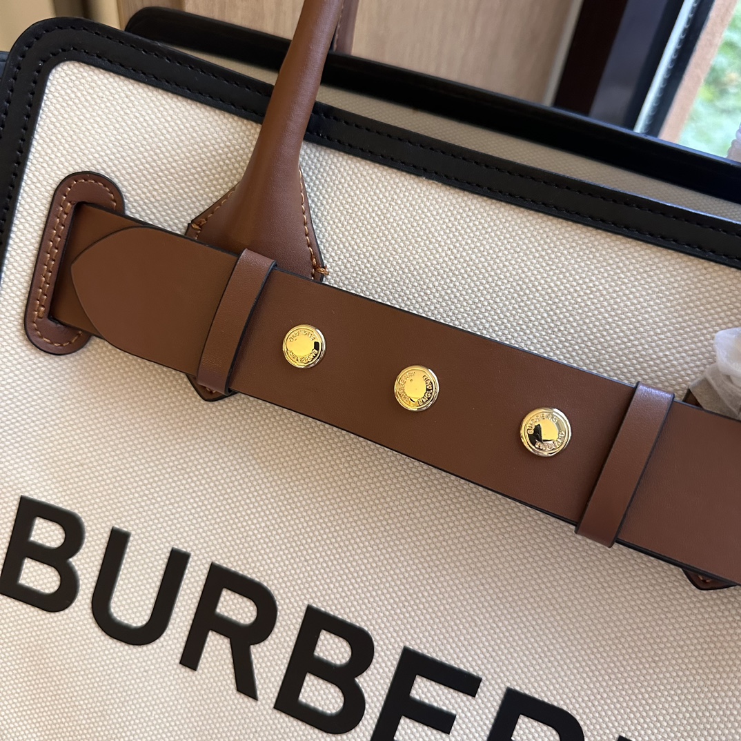 【BURBERRY 公式旗艦店】バーバリー    リュックサック 当日出荷 好評に付き再入荷！33*29CM