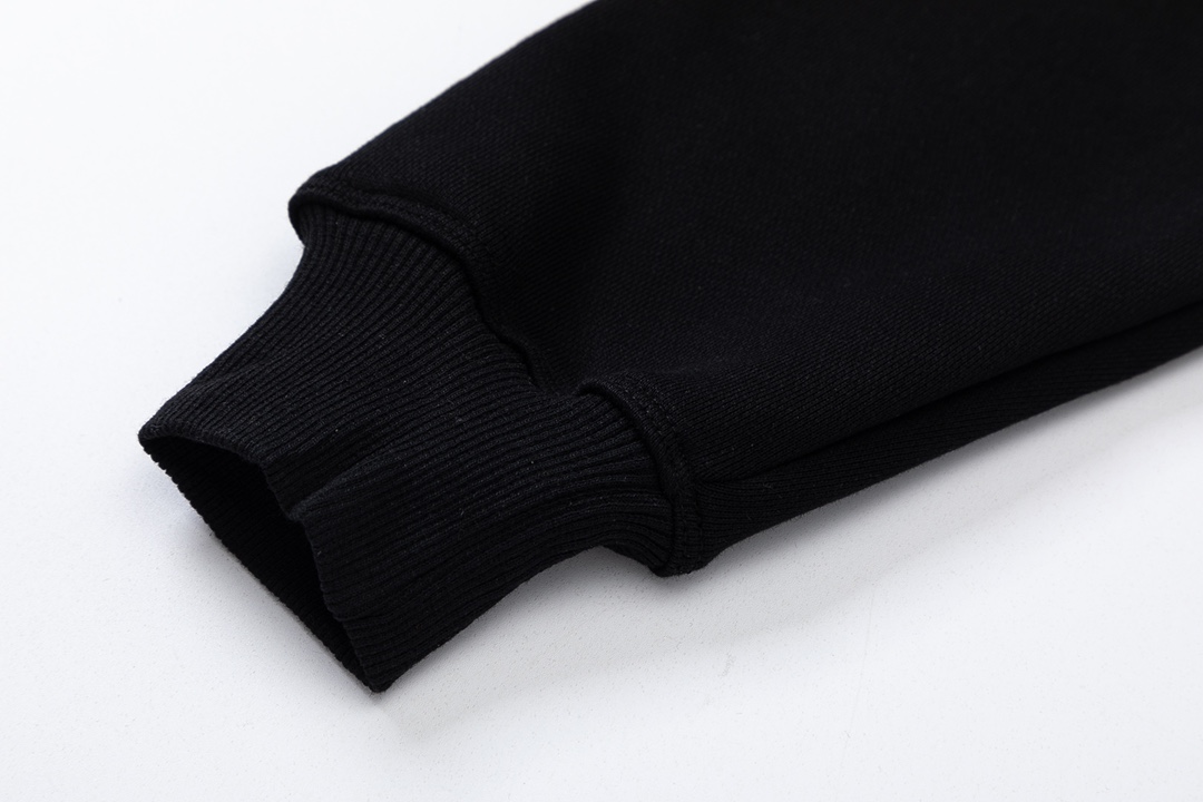 【BURBERRY  公式旗艦店】バーバリー パーカースウェットご好評に付き再入荷 240805