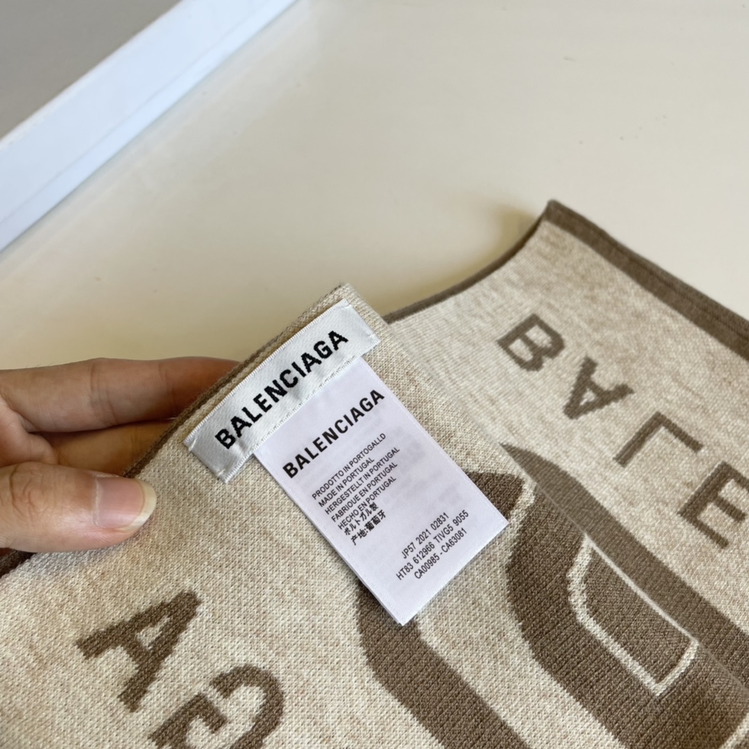 【BALENCIAGA  バレンシアガ】スカーフ32*200CM