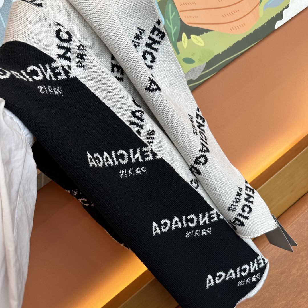 【BALENCIAGA   バレンシアガ】スカーフ38*220CM  241109