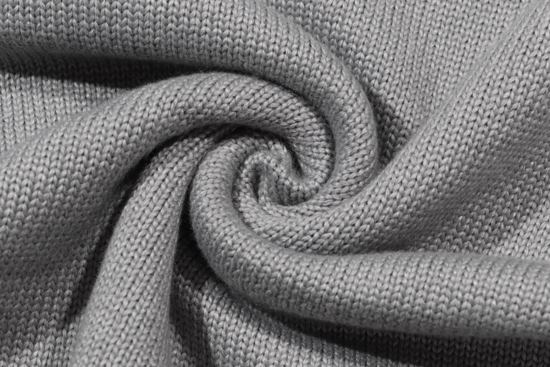 【LOEWE公式旗艦店】ロエベ  セーター好評に付き再入荷！