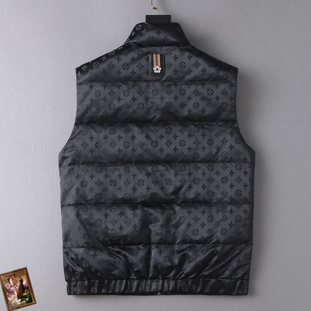 LOUIS VUITTON(ルイヴィトン)ダウンベスト