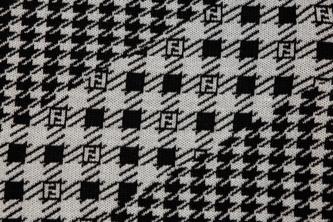 【FENDI  公式旗艦店】フェンディ セーター好評に付き再入荷！ 241101