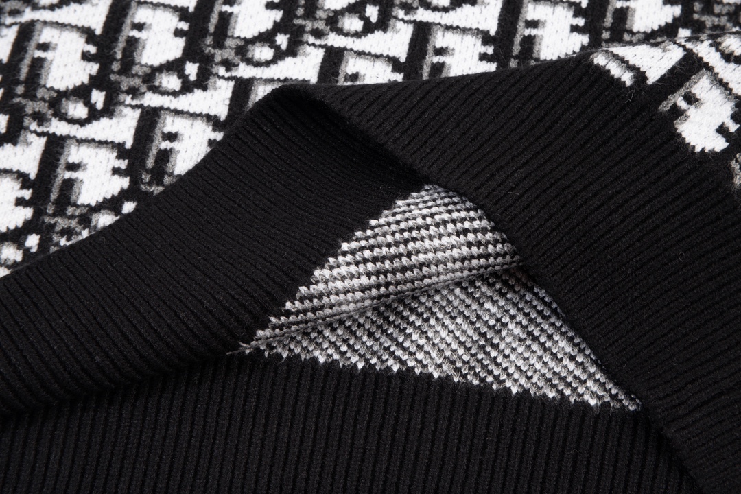 【DIOR 公式旗艦店】ディオール  セーター好評に付き再入荷！