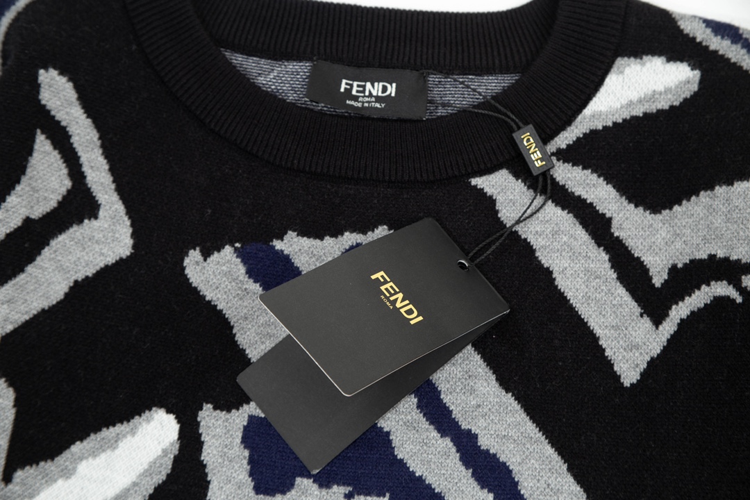【FENDI 公式旗艦店】フェンディ   セーター好評に付き再入荷！ 240929