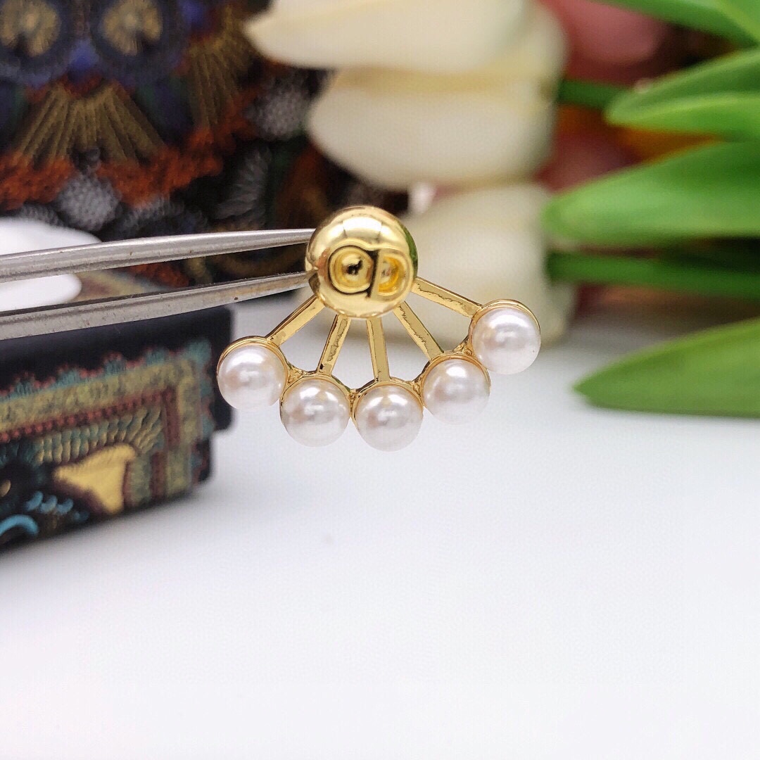 【DIOR】 ディオール   ファッションスタイルのイヤリング