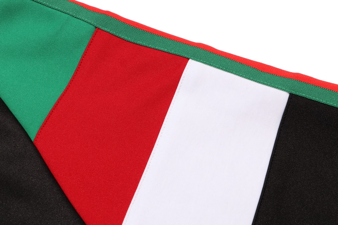 【GUCCI  公式旗艦店】グッチ  野球着 ジャケット着 好評に付き再入荷！