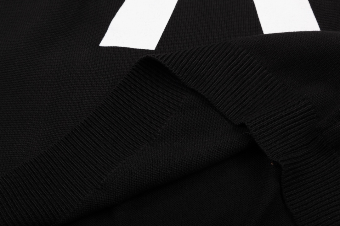 【BALENCIAGA 公式旗艦店】バレンシアガ  セーター好評に付き再入荷！