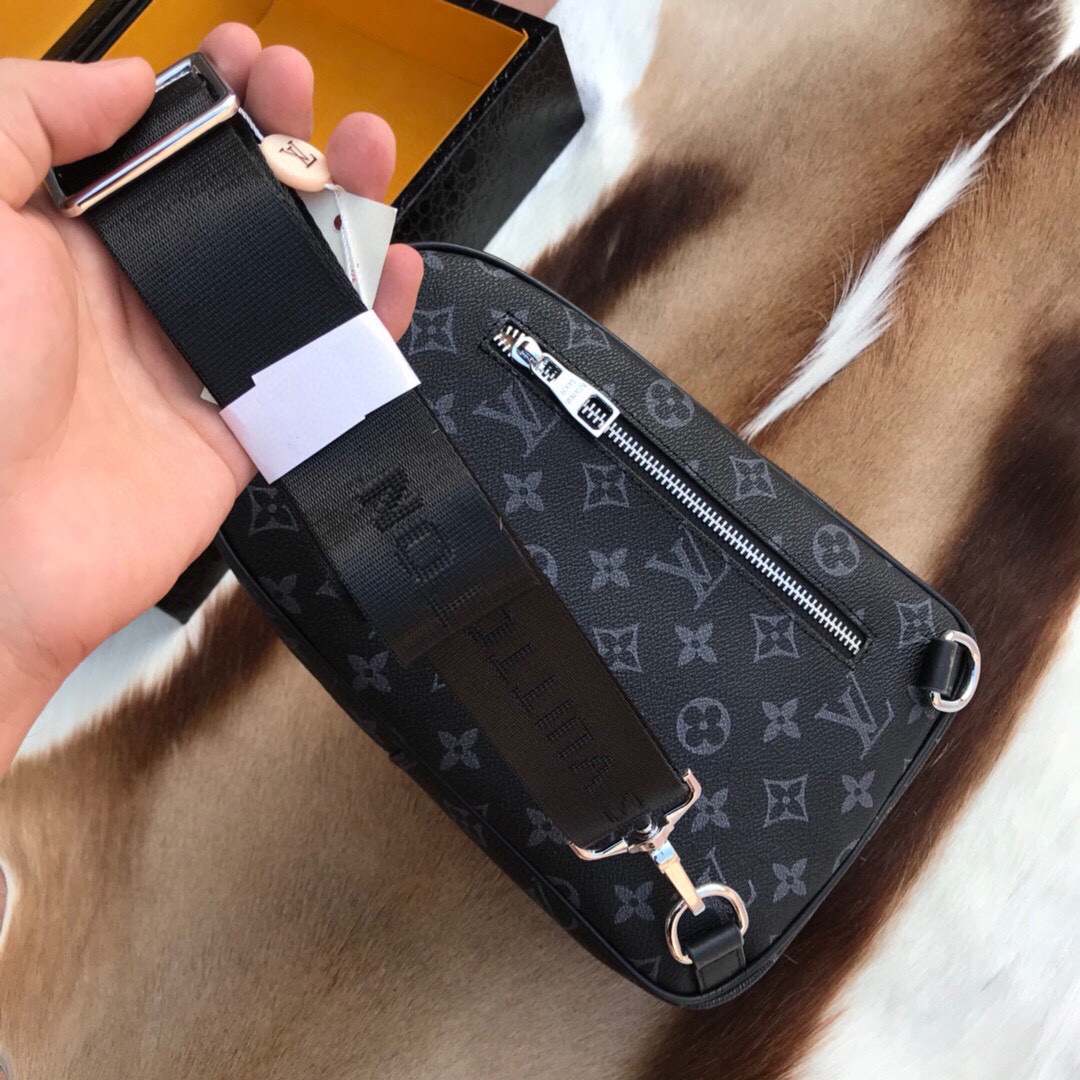 【LOUIS VUITTON    公式旗艦店】ルイヴィトン   胸ポケット 当日出荷 好評に付き再入荷！28*20*6CM