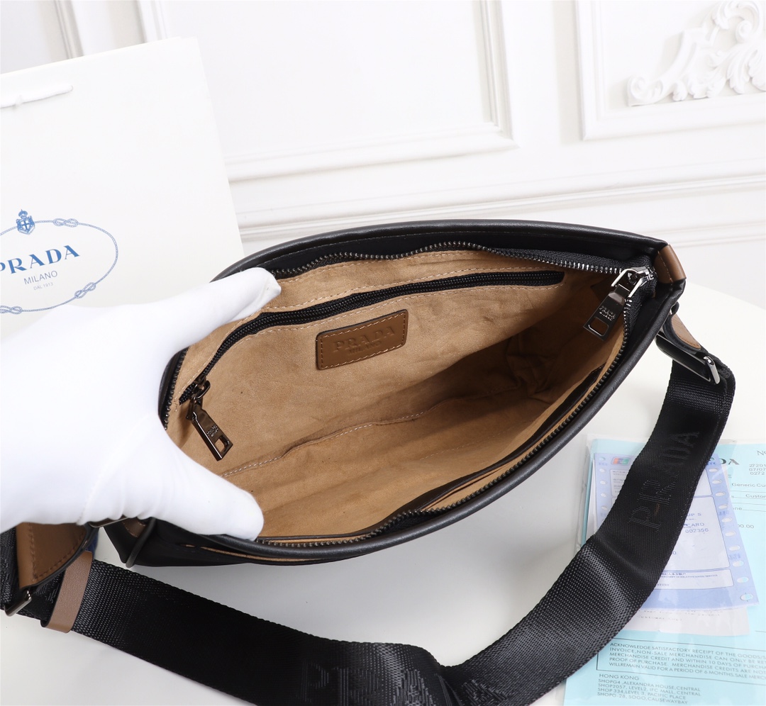 【PRADA  公式 旗艦店】プラダ  斜めがけバッグ 当日出荷 好評に付き再入荷！31*21*6CM