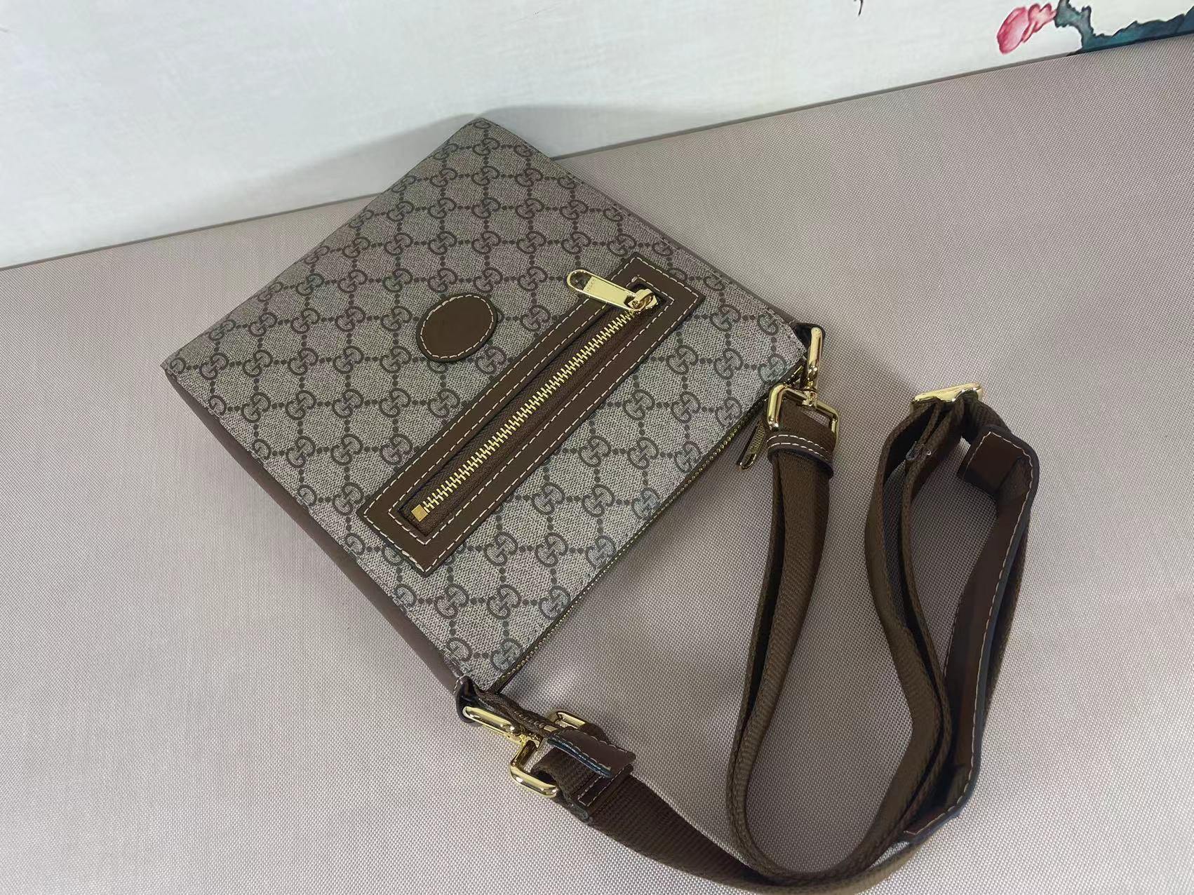 【GUCCI 公式旗艦店】 グッチ 斜めがけバッグ 当日出荷 好評に付き再入荷！21*23.5*4.5CM