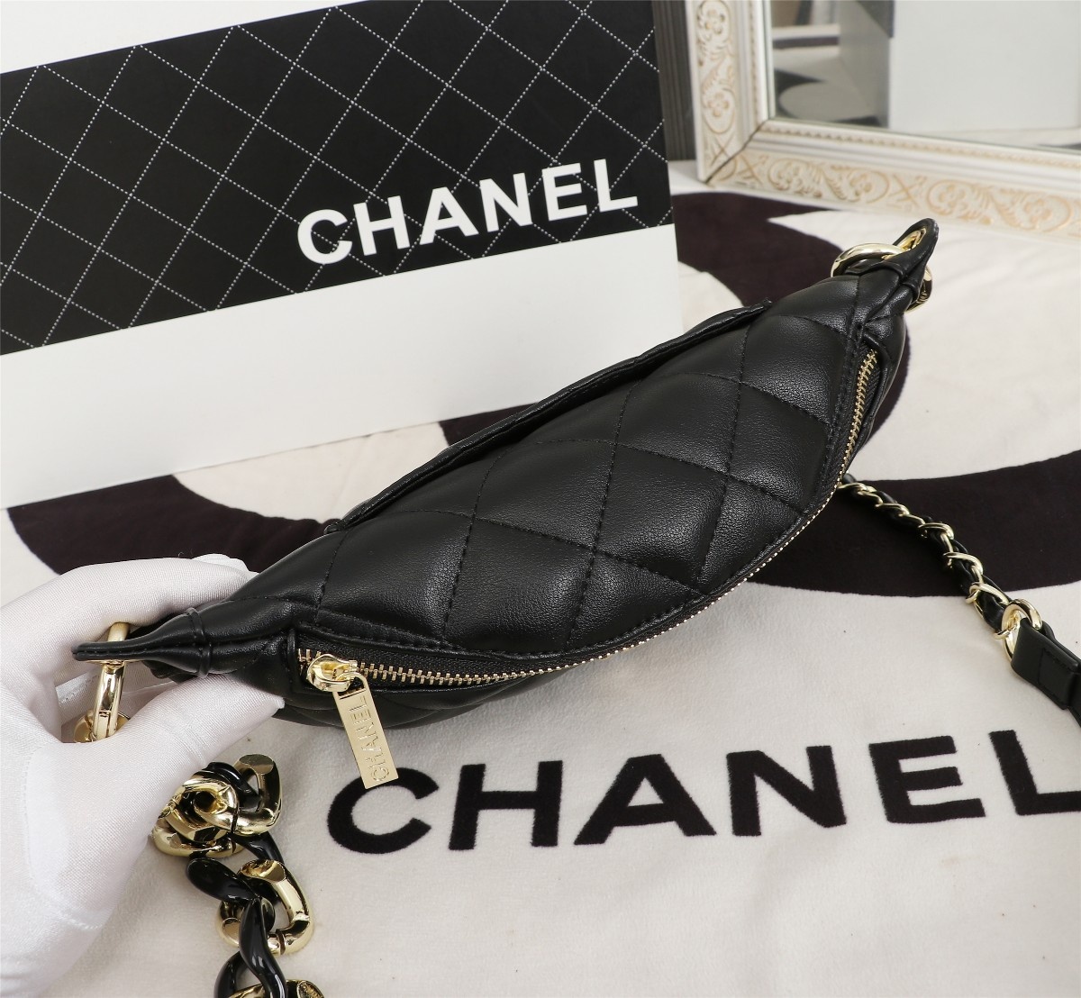 【CHANEL  公式旗艦店】シャネル  ウエストポーチ  当日出荷 好評に付き再入荷！23CM