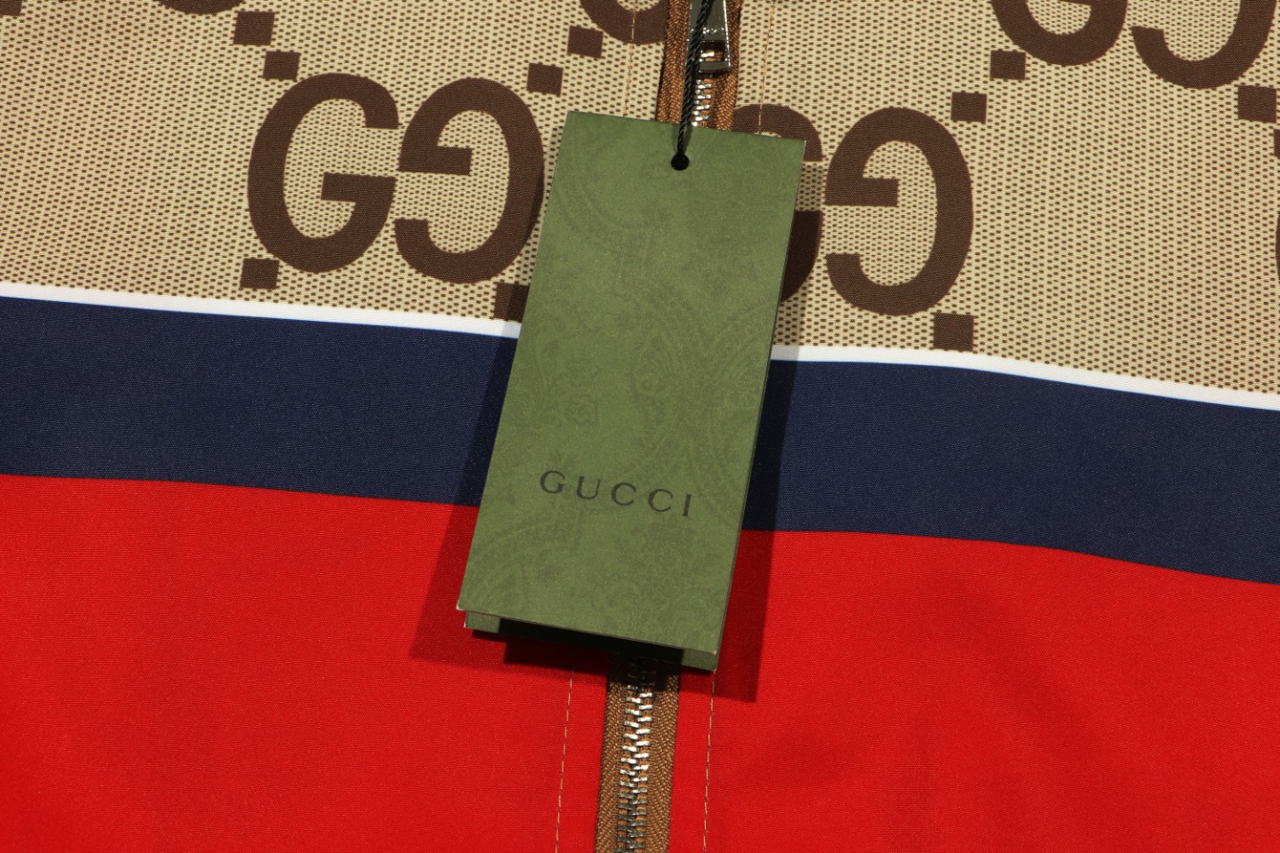 【GUCCI  公式旗艦店】グッチ ジャケット着 好評に付き再入荷！