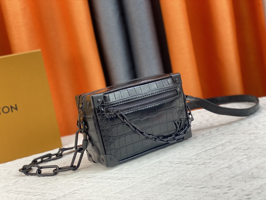 【LOUIS VUITTON 公式旗艦店】ルイヴィトン  斜めがけバッグ当日出荷 好評に付き再入荷！18.5*13*8CM