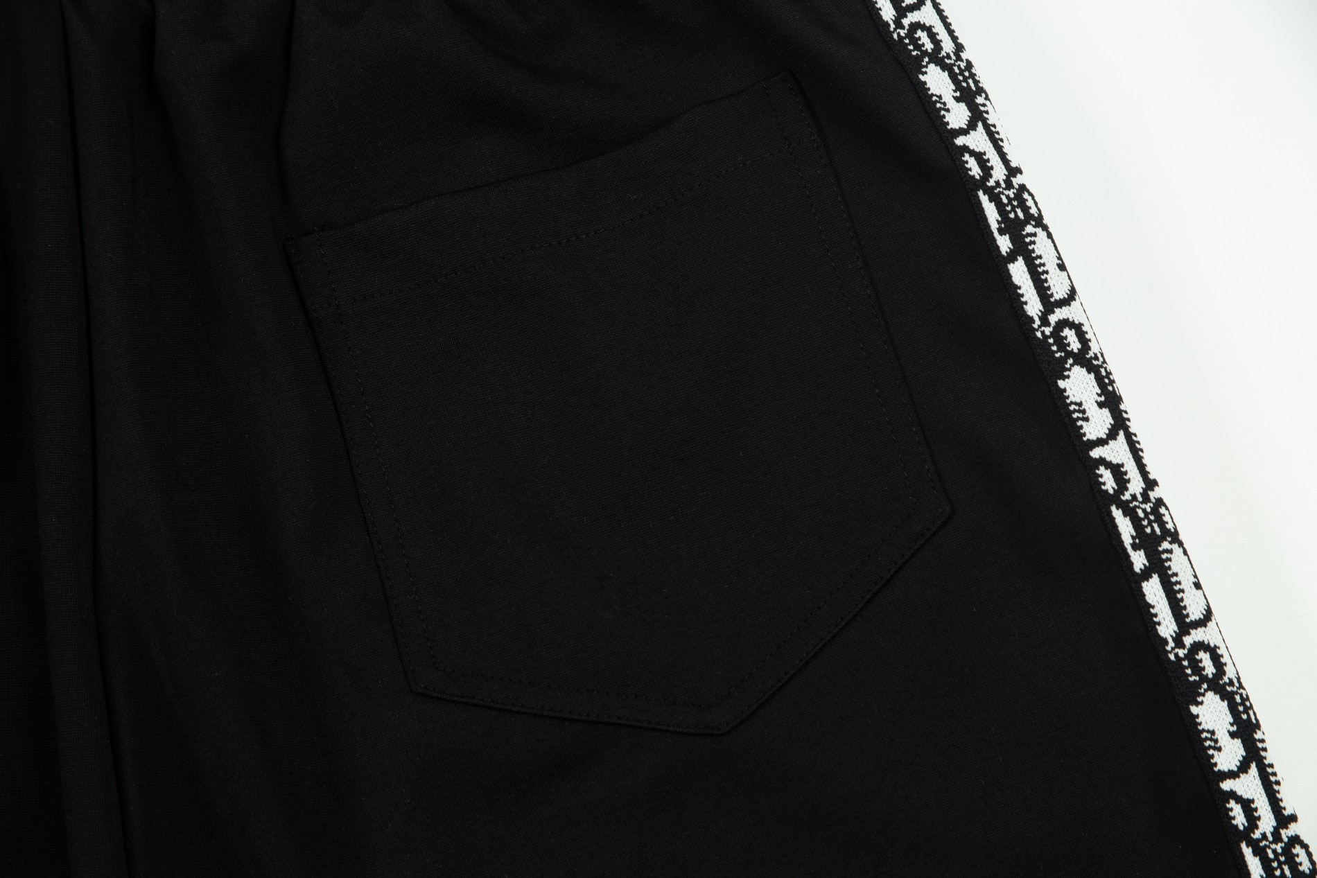 【DIOR  公式旗艦店】ディオール   ショートパンツ  ご好評に付き再入荷！