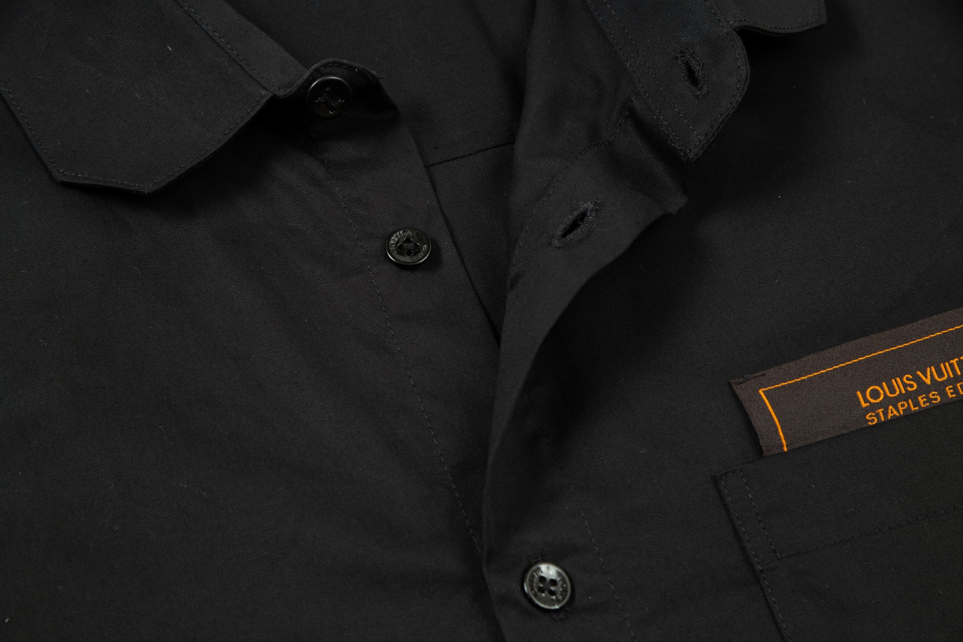 【LOUIS VUITTON 公式旗艦店】ルイヴィトン  シャツ  ご好評に付き再入荷 240715