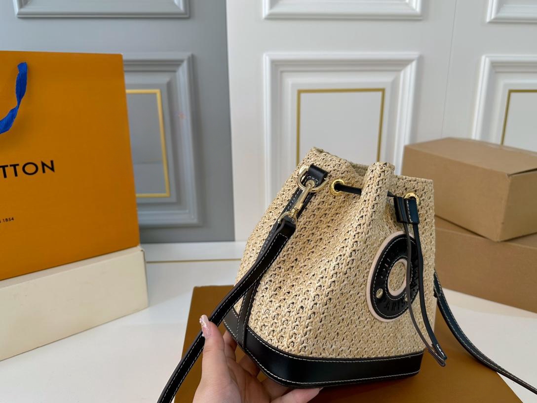 【LOUIS VUITTON 公式旗艦店】ルイヴィトン  斜めがけバッグ 当日出荷 好評に付き再入荷！20*21CM  1240722