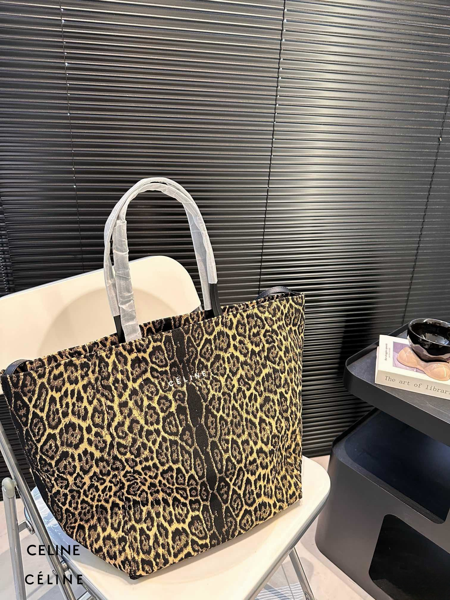 【CELINE 公式旗艦店】セリーヌ ハンドバッグ 当日出荷 好評に付き再入荷！29*34CM  1240723