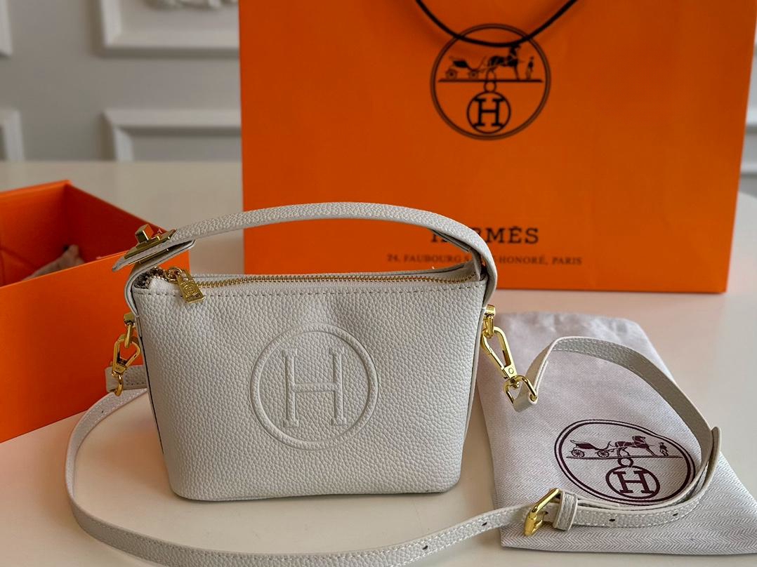 【Hermès 公式旗艦店】エルメス 斜めがけバッグ 当日出荷 好評に付き再入荷！17*12CM  240724