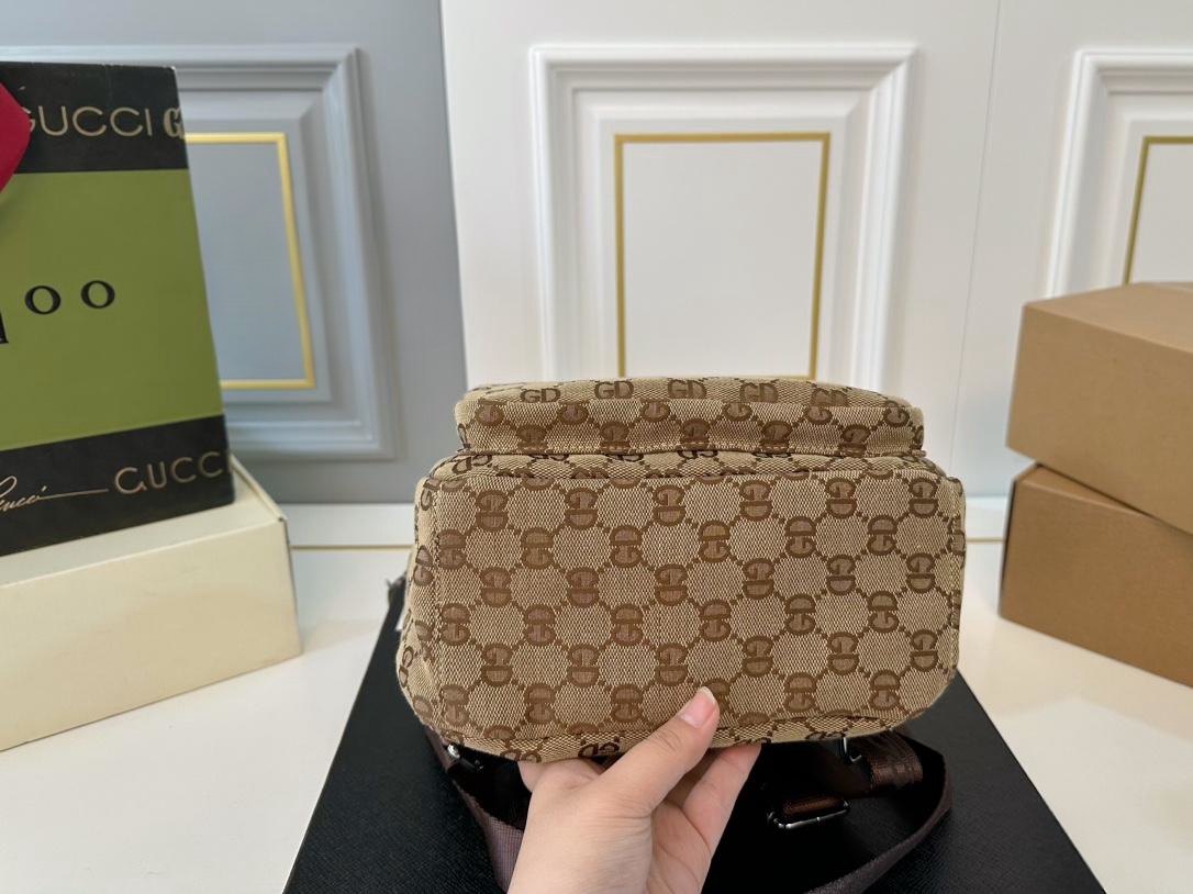 【GUCCI 公式旗艦店】グッチ リュックサック 当日出荷 好評に付き再入荷！22*30CM  240724
