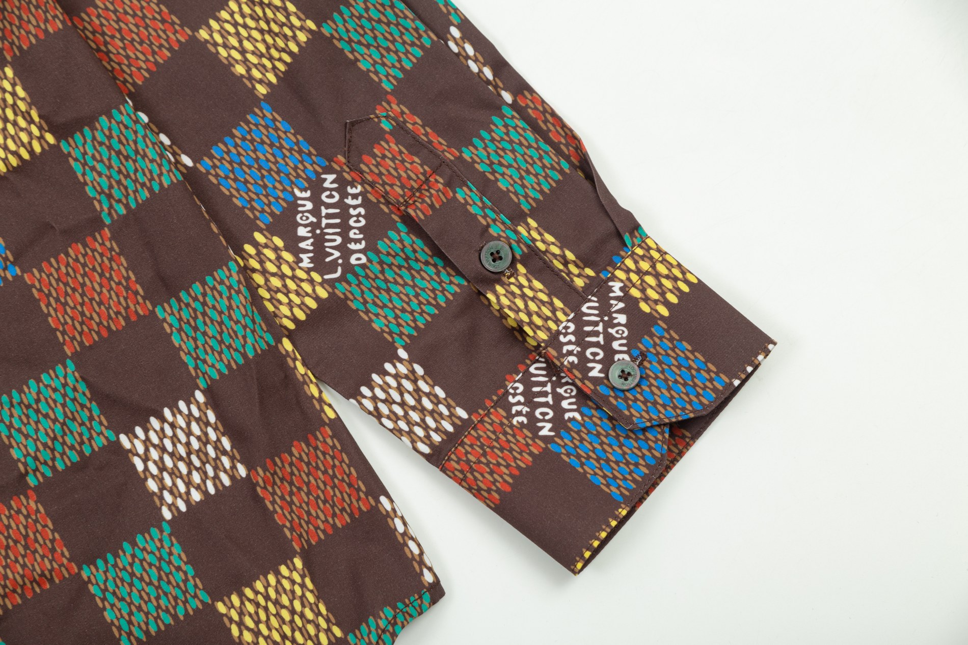 【LOUIS VUITTON 公式旗艦店】ルイヴィトン  シャツ  ご好評に付き再入荷 240803