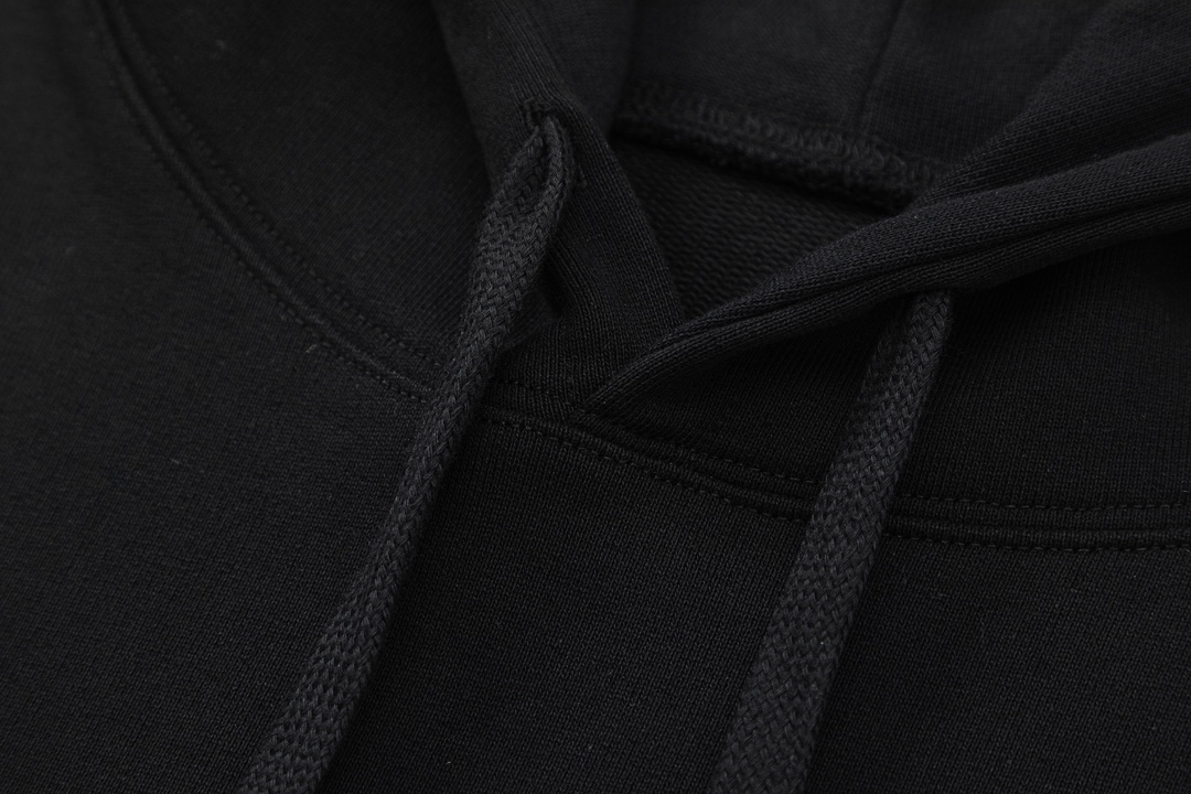 【BURBERRY  公式旗艦店】バーバリー パーカースウェットご好評に付き再入荷！