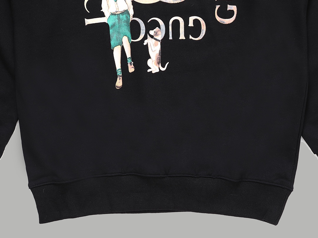 【GUCCI  公式旗艦店】グッチ 丸首の衛衣 スウェットご好評に付き再入荷 240811