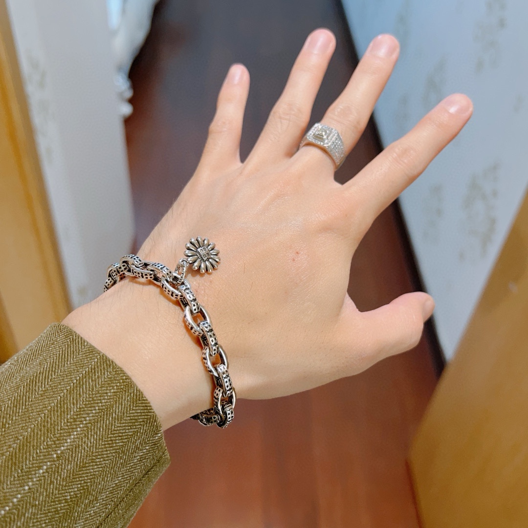 【BALENCIAGA】ブレスレット、ファッションシンプルなスタイル  240814