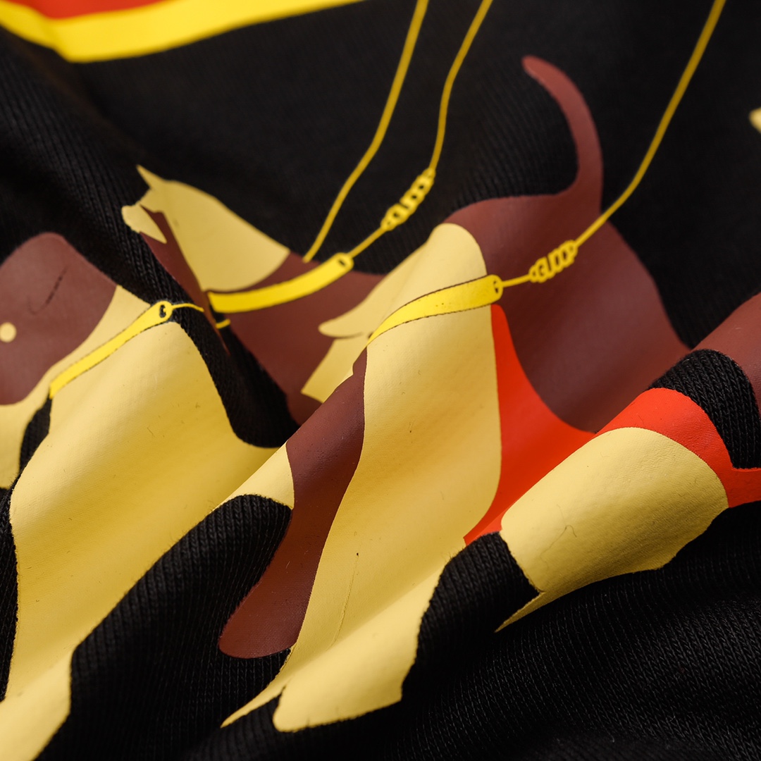 【GUCCI  公式旗艦店】グッチ  丸首の衛衣 スウェットご好評に付き再入荷 240816