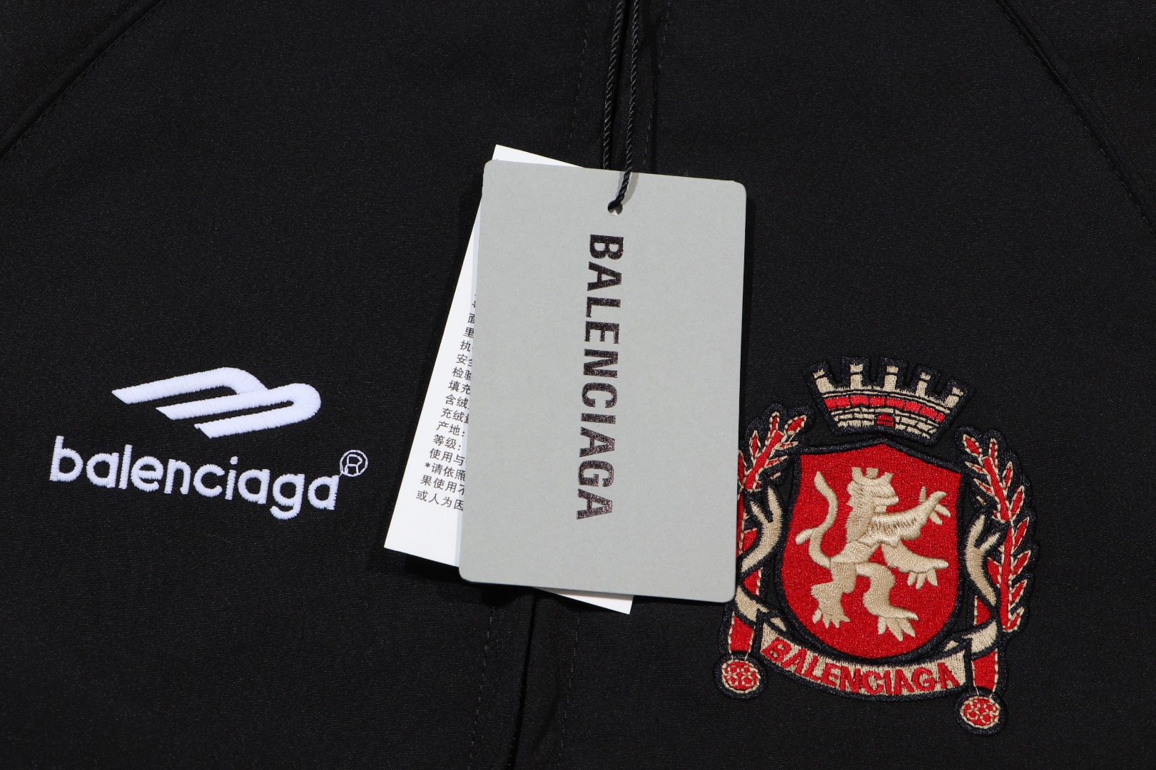 【BALENCIAGA 公式旗艦店】 バレンシアガ  ジャケット着 好評に付き再入荷 240827