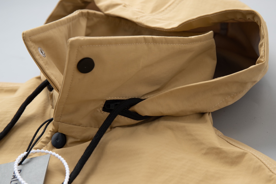 【BALENCIAGA 公式旗艦店】 バレンシアガ  ジャケット着 好評に付き再入荷 240827