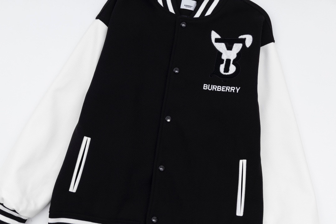 【BURBERRY  公式旗艦店】バーバリー  ジャケット着 好評に付き再入荷 240827