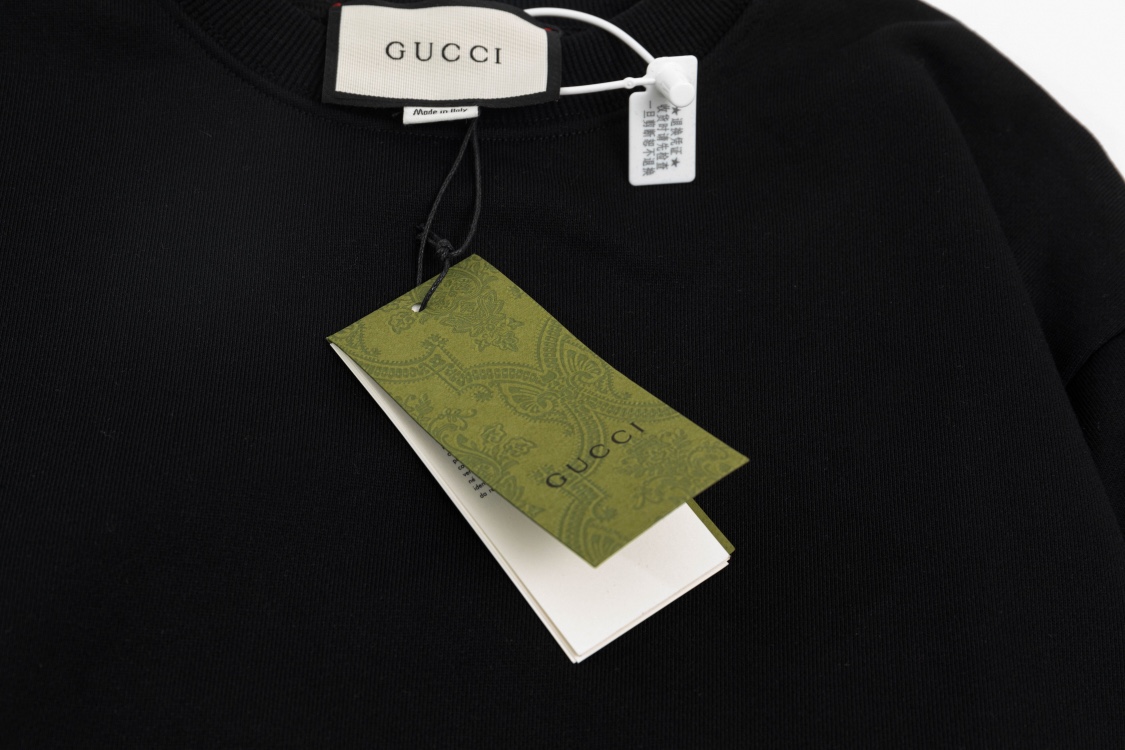 【GUCCI  公式旗艦店】グッチ 丸首の衛衣 スウェットご好評に付き再入荷 240902