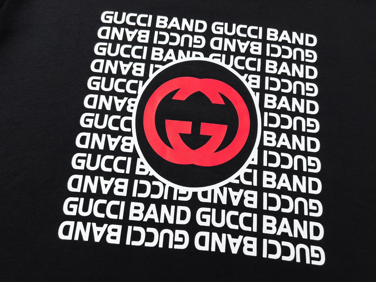 【GUCCI  公式旗艦店】グッチ 丸首の衛衣 スウェットご好評に付き再入荷 240902