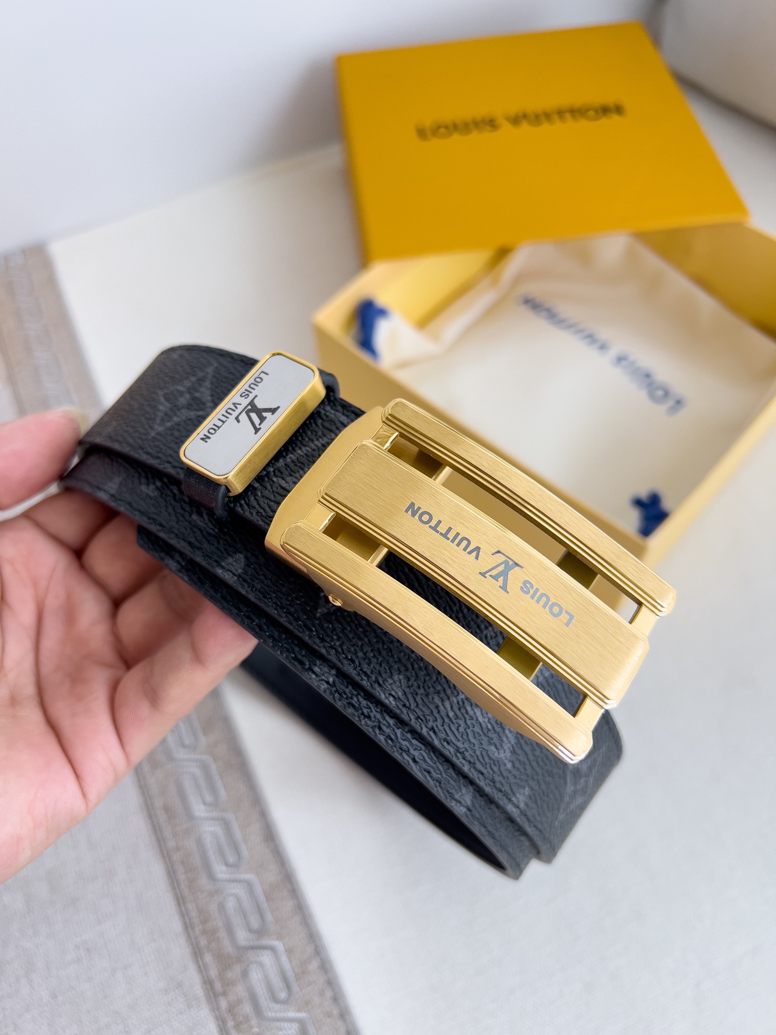 LV【LOUIS VUITTON】(ルイヴィトン) 3.5cmベルト メンズ  240903