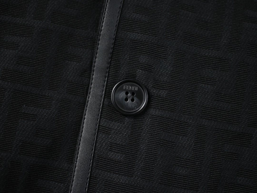 【FENDI】 フェンディ  ジャケット着ご好評に付き再入荷！240923