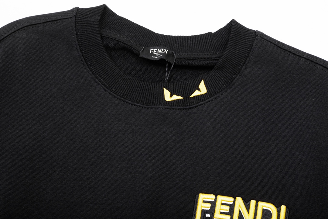 【FENDI  公式旗艦店】フェンディ  丸首の衛衣 スウェット ご好評に付き再入荷240829