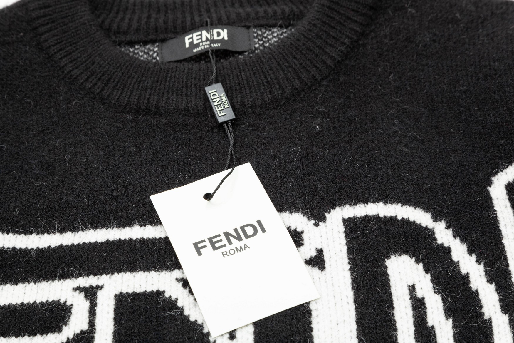 【FENDI 公式旗艦店】フェンディ   セーター好評に付き再入荷！ 240929
