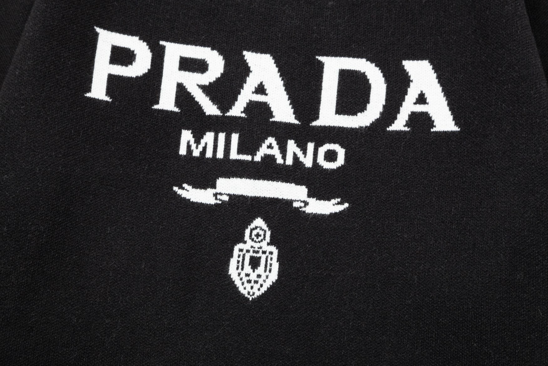 【PRADA 公式旗艦店】プラダ  セーター好評に付き再入荷！ 240930