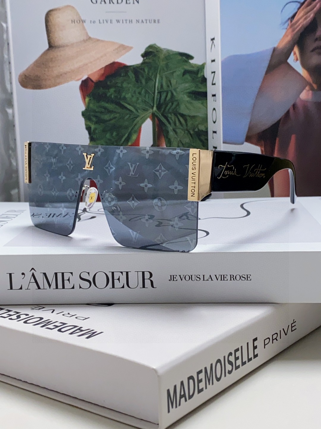 LOUIS VUITTON (  ルイヴィトン ) サングラス 241012