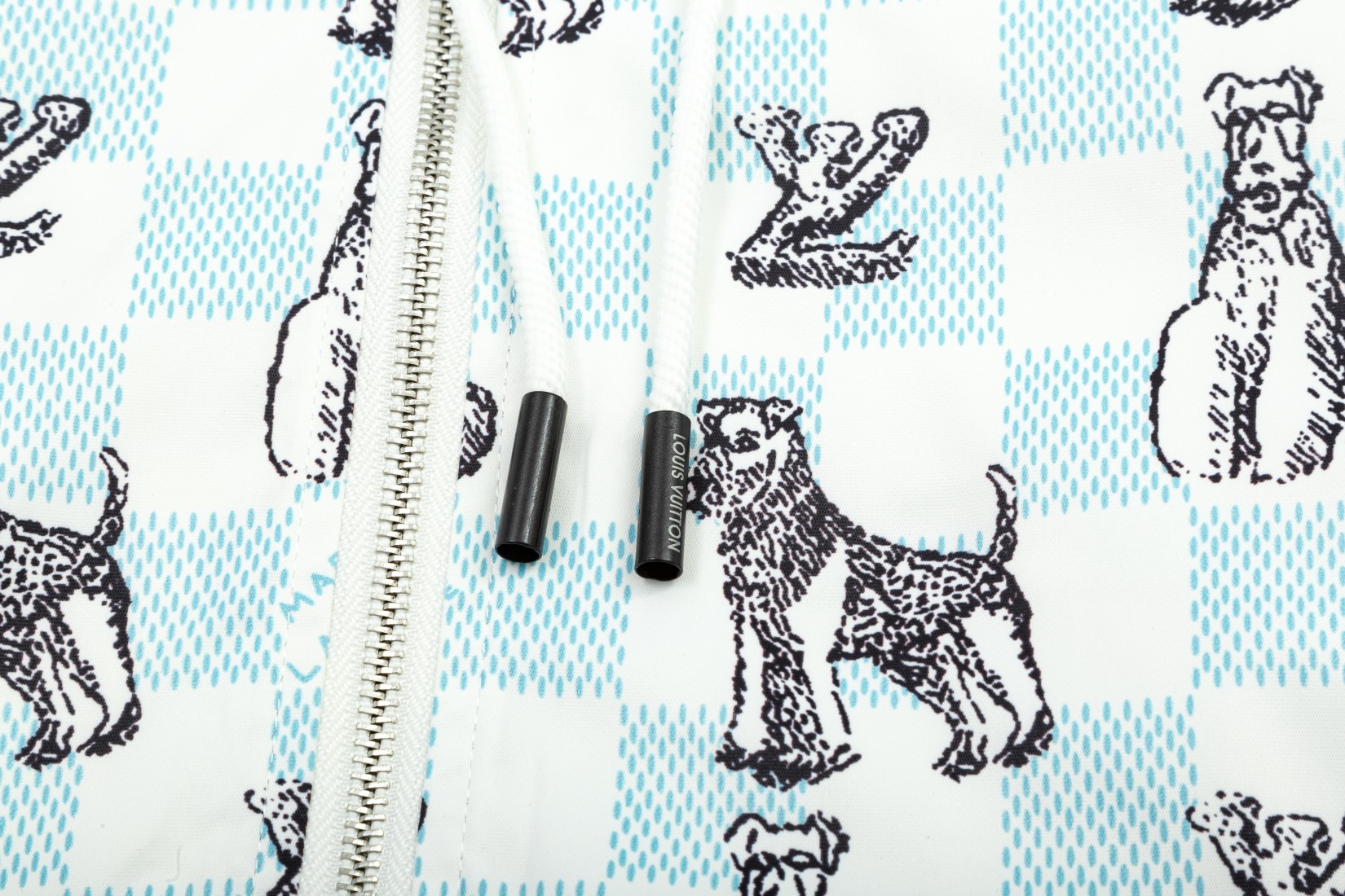 【LOUIS VUITTON 公式旗艦店】ルイヴィトン  ジャケット着 ご好評に付き再入荷！241021