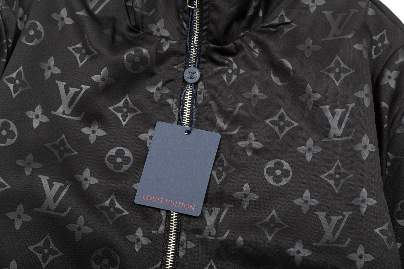 【LOUIS VUITTON 公式旗艦店】ルイヴィトン  ジャケット着 ご好評に付き再入荷！241021