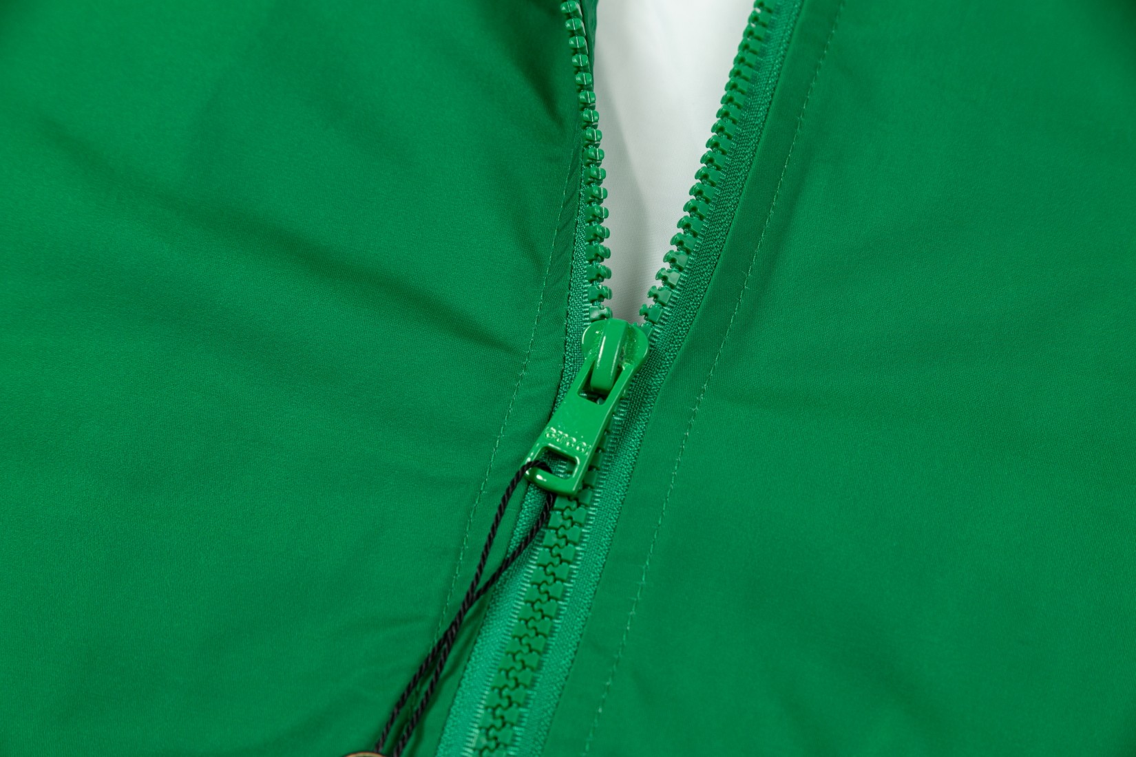 【GUCCI  公式旗艦店】グッチ  ジャケット着 ご好評に付き再入荷！241021