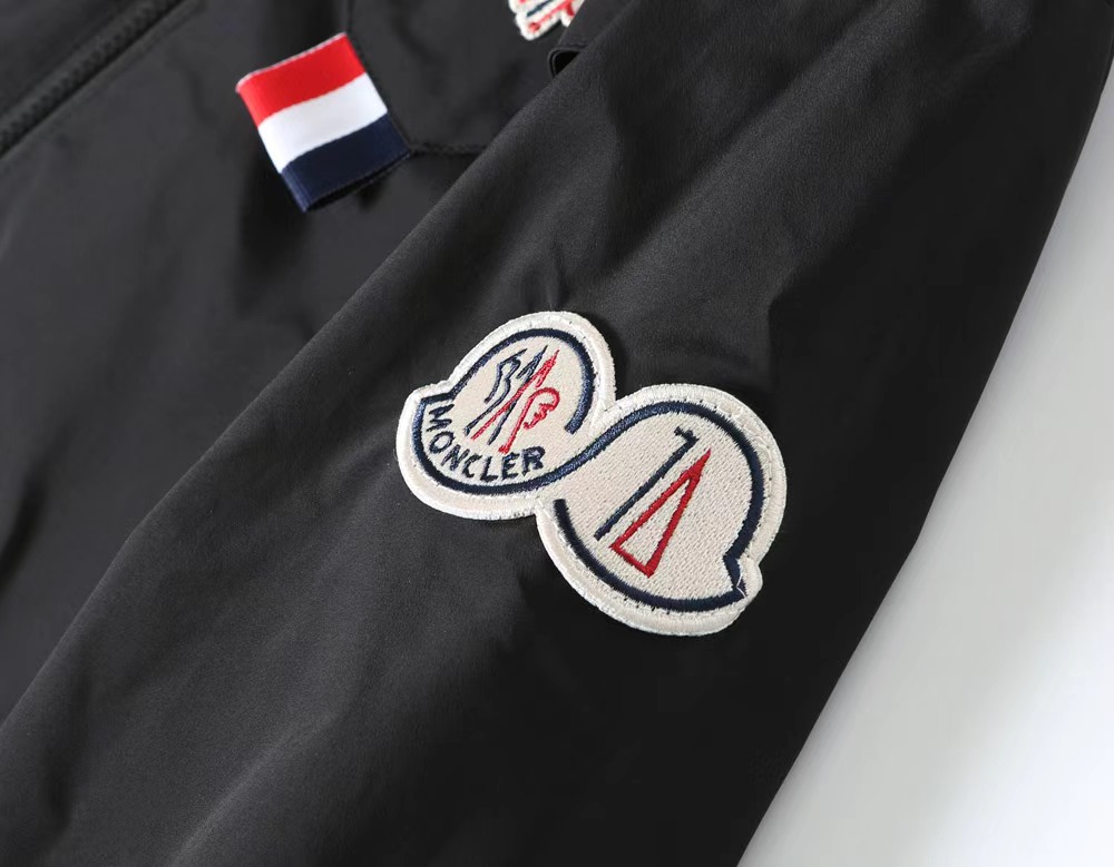 【MONCLER 公式旗艦店】 モンクレール  ジャケット着 ご好評に付き再入荷！241023