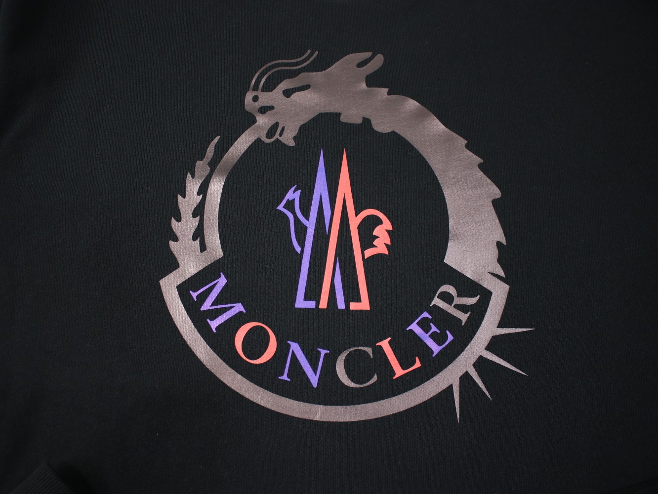 【MONCLER 公式旗艦店】モンクレール  丸首の衛衣 スウェットご好評に付き再入荷 241025