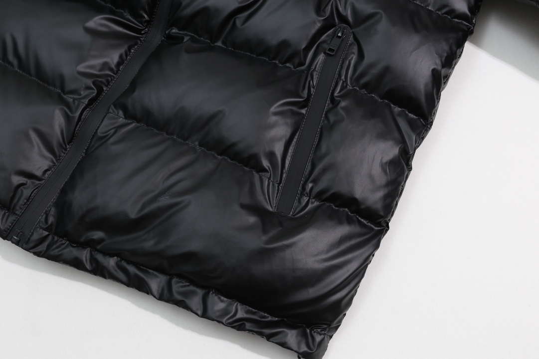 【MONCLER 公式旗艦店】モンクレール  ダウンジャケット好評に付き再入荷！ 241026