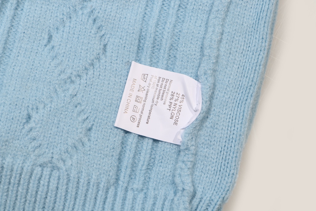 【LOUIS VUITTON 公式旗艦店】ルイヴィトン  セーター好評に付き再入荷！ 241029